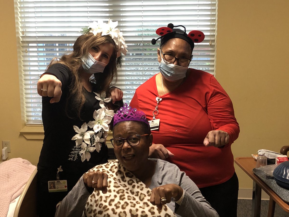 C2Chelli's tweet photo. #Halloween&rehab #perfectogether my #wellnessteamrocks thanks for my crown #brokenqueenbutterfly https://t.co/dy57sbtofE