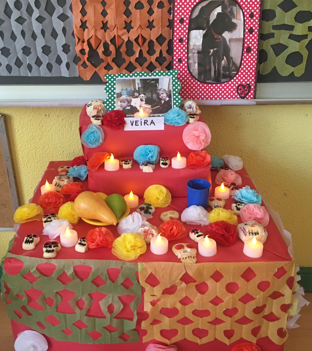 ninesInfantil's tweet photo. Celebrando “el día de muertos” siguiendo la tradición mejicana. Una fiesta alegre y muy entrañable en la que recordamos a los que ya no están. #tradicionesdelmundo #infantil #4años https://t.co/Cq68F8KIJH