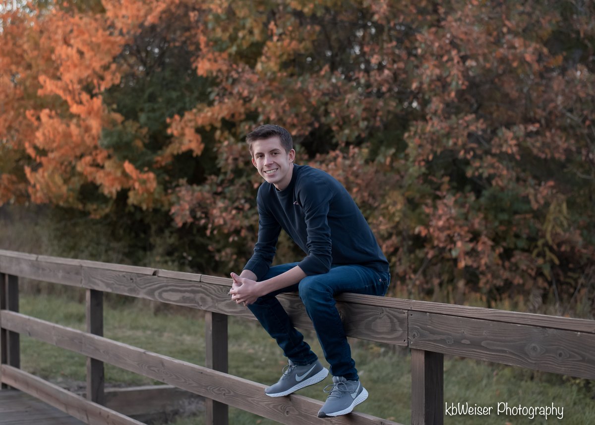 The Groveport Madison EITW Scholarship Foundation is sponsoring a limited number of reduced rate SENIOR PHOTO SHOOTs for our GMHS seniors! Check out the information and photos below! <a href="/GMHS_Counselors/">GMHS Counselors</a> <a href="/GMschools/">Groveport Madison Schools</a> <a href="/DrJaivir/">Dr. Jaivir Singh</a> @BarnhouseSenora