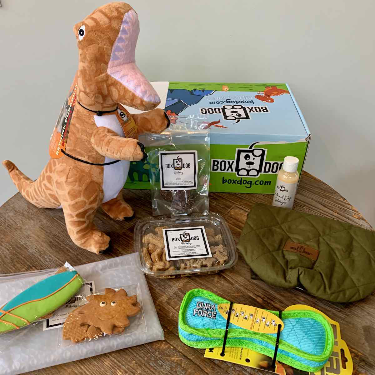sboxes's tweet photo. BoxDog October 2020 Review "Dinosaurs!" Edition #boxdog #dinosaurs #dogsubscriptionbox #dogs #ilovemydog #petsubscriptionbox #subscriptionbox #subboxy https://t.co/QUnFlA5hgs https://t.co/DsTtxBIxsF