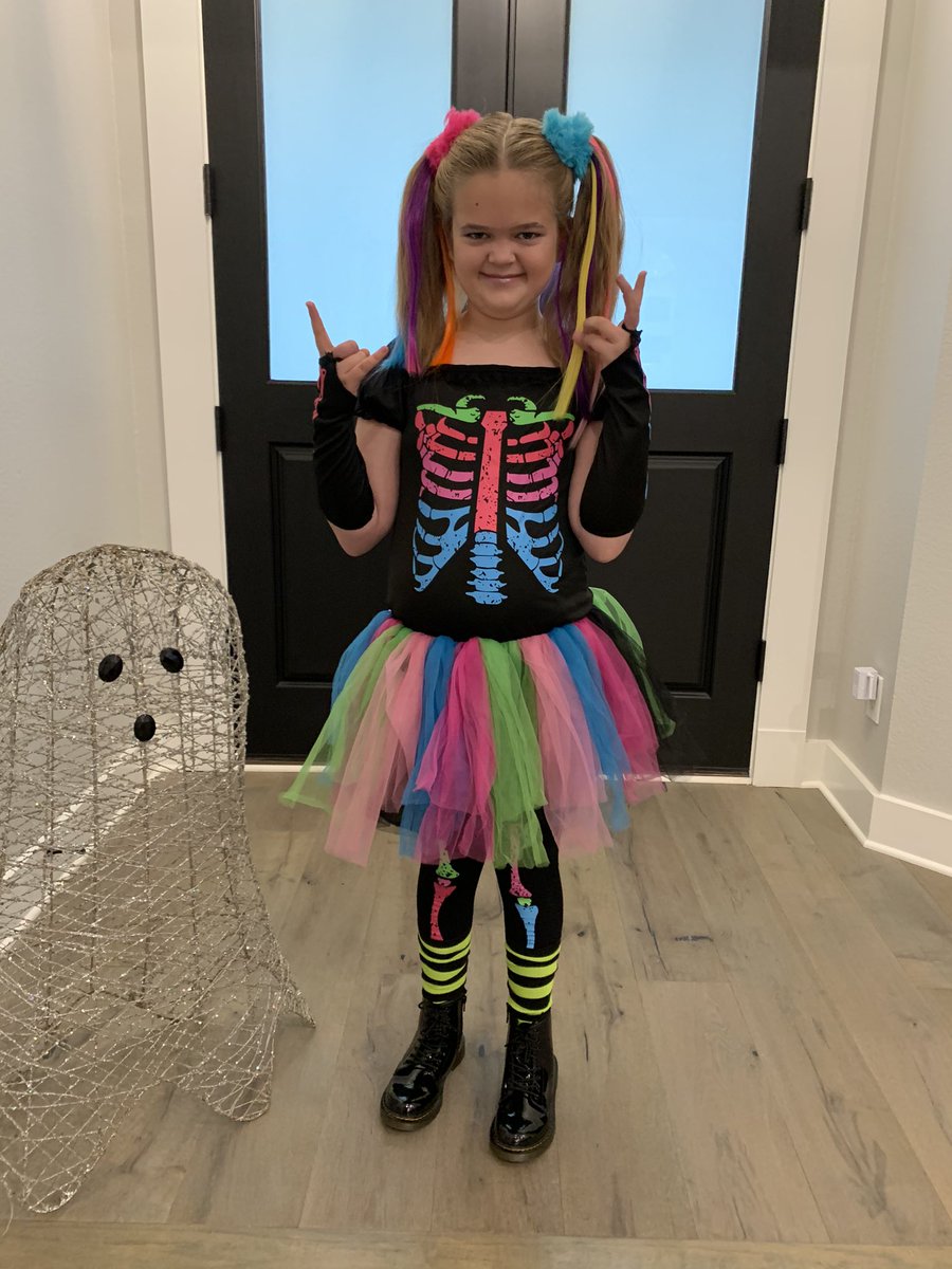 Carey32809's tweet photo. Red Ribbon Week in the books—(forgot a pic of team spirit day, but I think you all know A wore Aggie attire). From wearing red (&amp; turning in our pumpkin character for theater arts) to hat day, thru Halloween costume today. Such a fun week. #becausecubs @FSMSCubs #MISDProud https://t.co/mUyzZ4z8S3