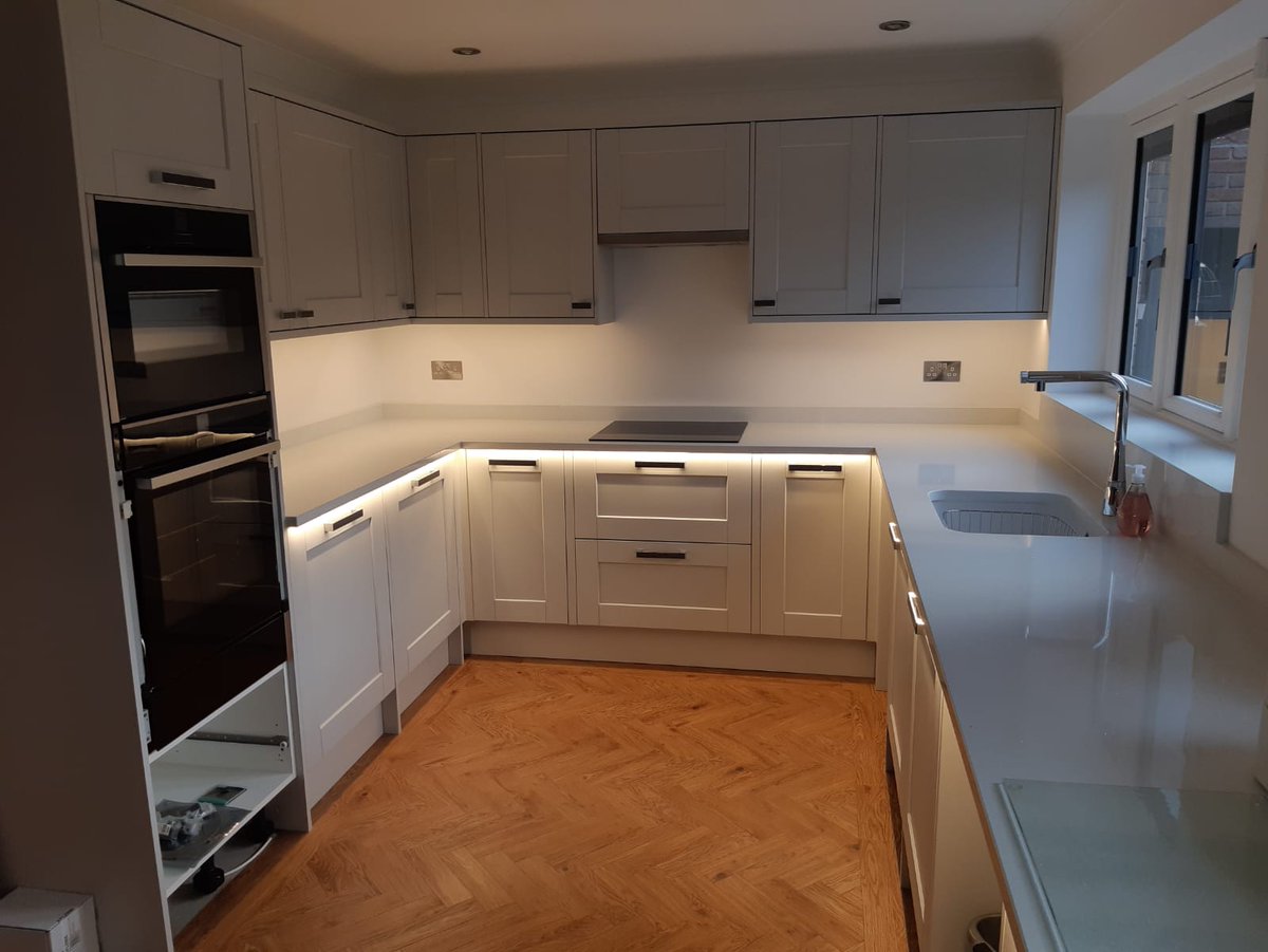 SPEC_Electrical's tweet image. Recent Kitchen our top team for detail . Well done Christof 👏👏