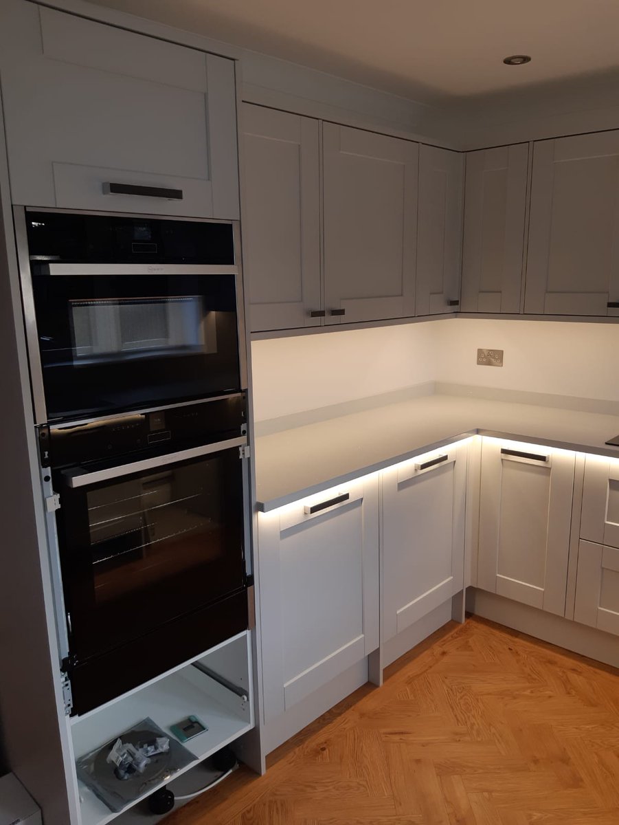 SPEC_Electrical's tweet image. Recent Kitchen our top team for detail . Well done Christof 👏👏