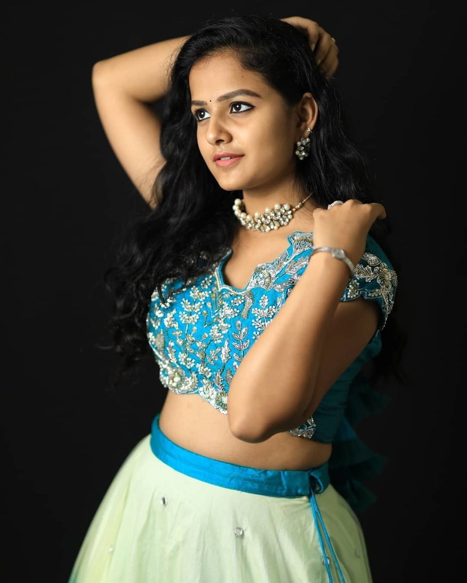 vaishnaviactor's tweet photo. 💙💙🤍🤍 https://t.co/mlEKQR7sIP