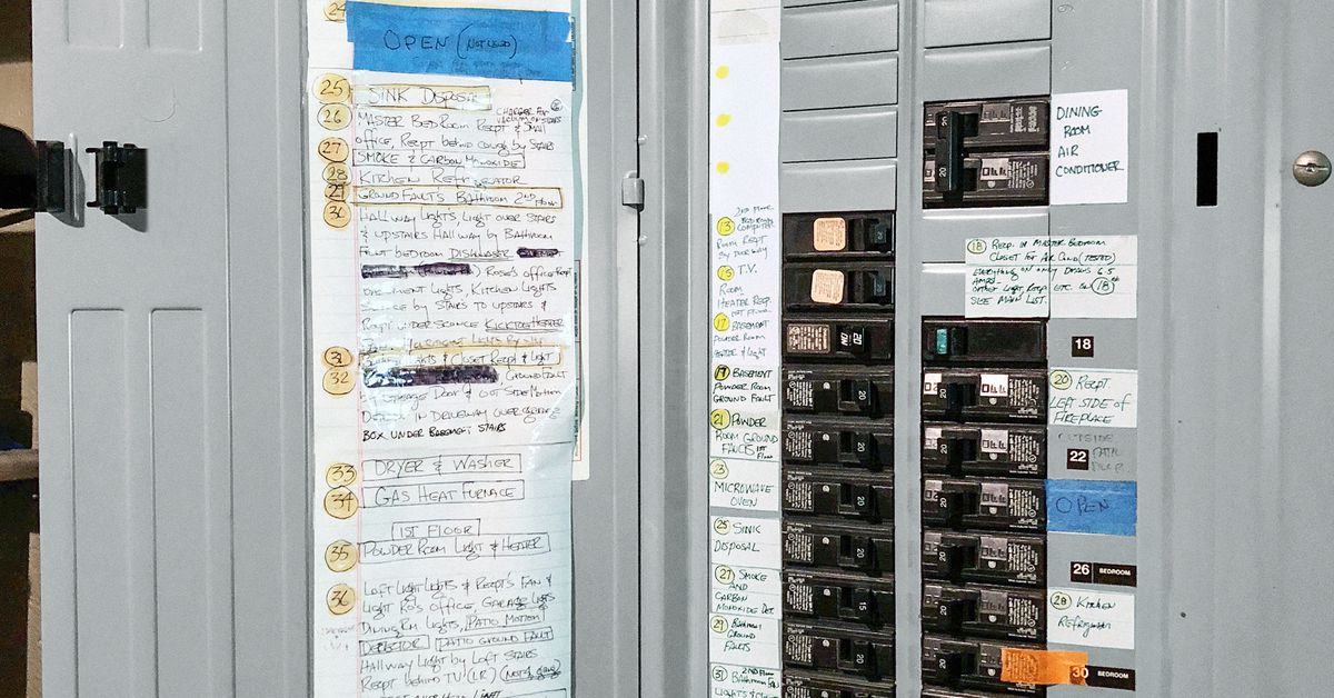 judyhenry's tweet photo. Color code your breaker box to make it easy to read and interpret. #homeimprovement #hometips  https://t.co/gxKPKPKAg9 https://t.co/Fyleb9LAC8