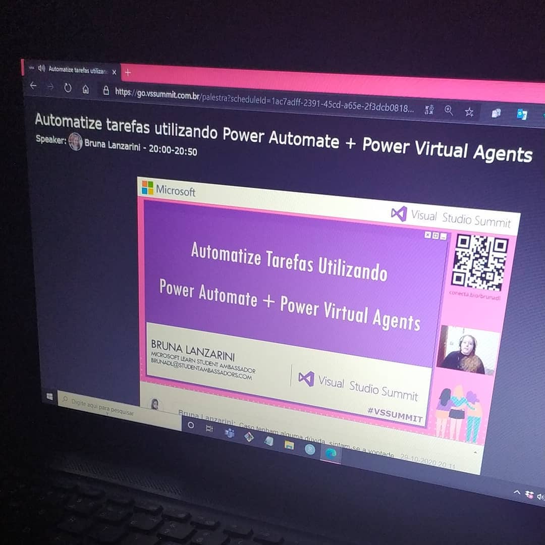 brunadl_'s tweet photo. Noite de VSSummit aqui em casa 💜
Mesmo sem luz, a gente deu um jeito de interagir com os participantes ☺️
#MSFTStudentAmbassadors #vssummit #powerplatform #chatbot #RPA #bots @IamPablo @_orlandomariano @MSFTImagine - @ Peruíbe - São Paulo 🇧🇷 https://t.co/R6OtLDuqeC