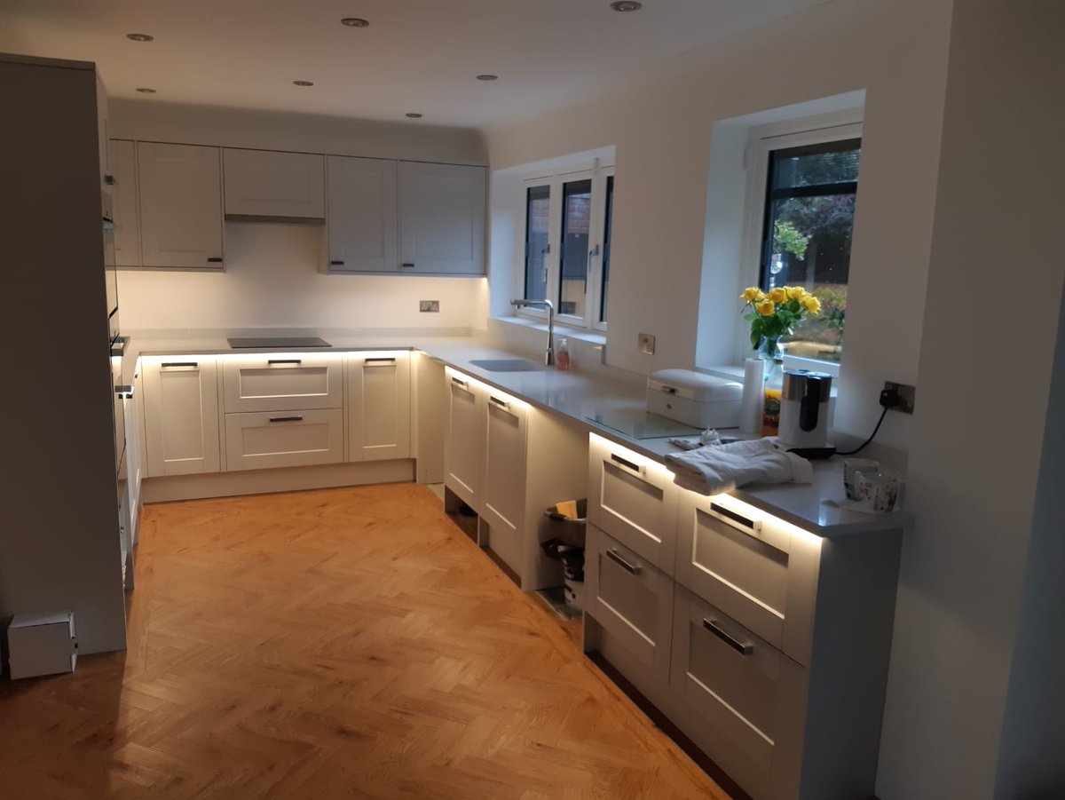 SPEC_Electrical's tweet image. Recent Kitchen our top team for detail . Well done Christof 👏👏