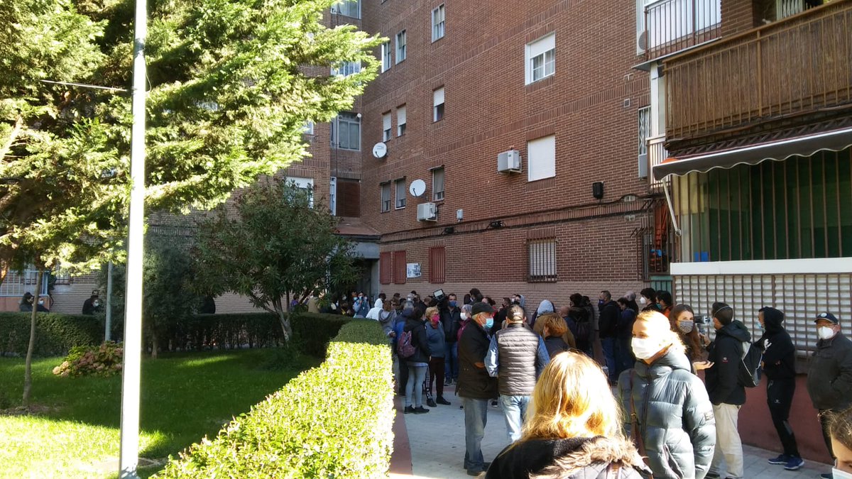 Esta mañana hemos conseguido parar este desahucio en Fuenlabrada. Que no te digan que no se puede, porque entre todas se puede, esto y mucho más.