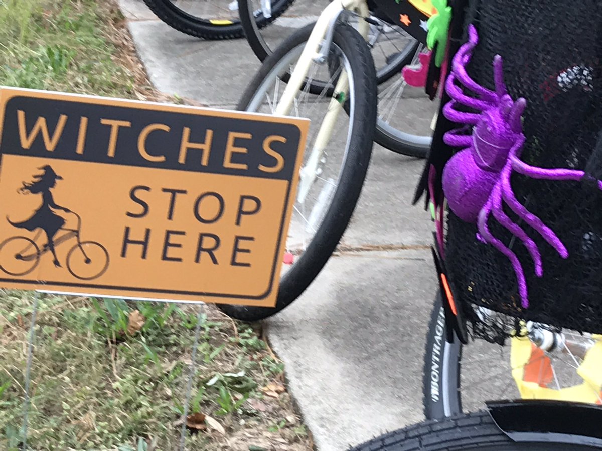 WEARDanielg's tweet photo. #WitchesRide #Bluewater #Bay @OkaloosaCounty @weartv #HappyHalloween https://t.co/jhz5QtMFmP