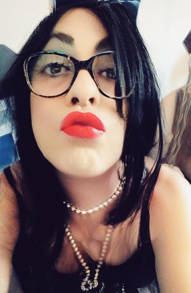 #kisses
#sissyintraining
#sissy4daddy
Me lo dai un bacino? https://t.co/etO8SJ3yuh