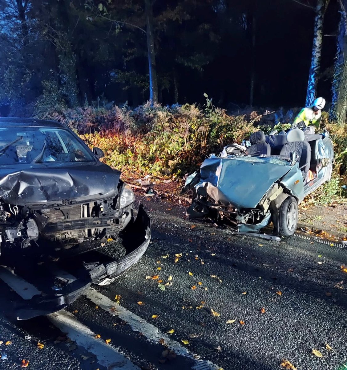 CongletonFS's tweet photo. @CongletonFS &amp; @MaccFire attend a serious RTC, Involving 3 Cars and had to extricate 1 adult male with serious injuries.  With winter setting in please ensure you drive to arrive with vehicle safety checks, plan your route, and allow extra time for weather conditions. 
#Fatal5 https://t.co/vmX4dnydwq