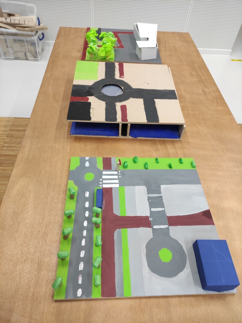 Leerlingen van het #StMichaëlCollege in Zaandam presenteerden deze week hun ideeën om de #verkeersveiligheid bij de school en de Zaanse Schans te verbeteren. De jury riep Joey, Joël, Karim en Noá uit tot winnaars van deze wedstrijd!
Klik voor meer info → bit.ly/ideeenwedstrij…