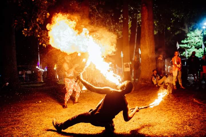 MxBenSpiller's tweet photo. It's me birthday today (42 - oooooo!!) - come celebrate with me, if you fancy, at @1623theatre's online Autumn Bonfire featuring poems and songs, and an amazing new fire show MULILO by @CircusZambia1 - all part of @HeadlongTheatre's #SignalFires Festival. 🔥🔥🔥 #Mulilo photos ⬇️ https://t.co/4ynVCYYAgR
