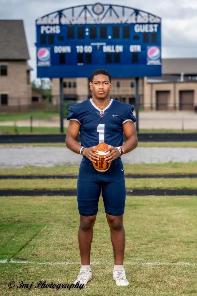 mrscourtneeeeee's tweet photo. It’s @JayT_4’s last high school football game. 🥺 Come out & support PC @ 12 Noon at Cramton Bowl. #TBNation #BeatJD #TeamHolliwood #1ismyguy #proudmama #bittersweet https://t.co/yQSHgaJ84E