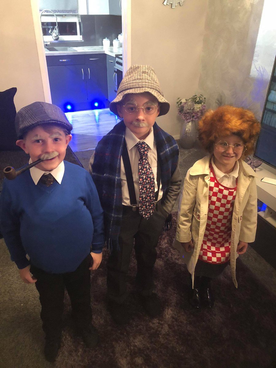 StillGameReacts's tweet photo. Mini Jack, Victor &amp; Isa 😂😂 https://t.co/eItWz86ryj
