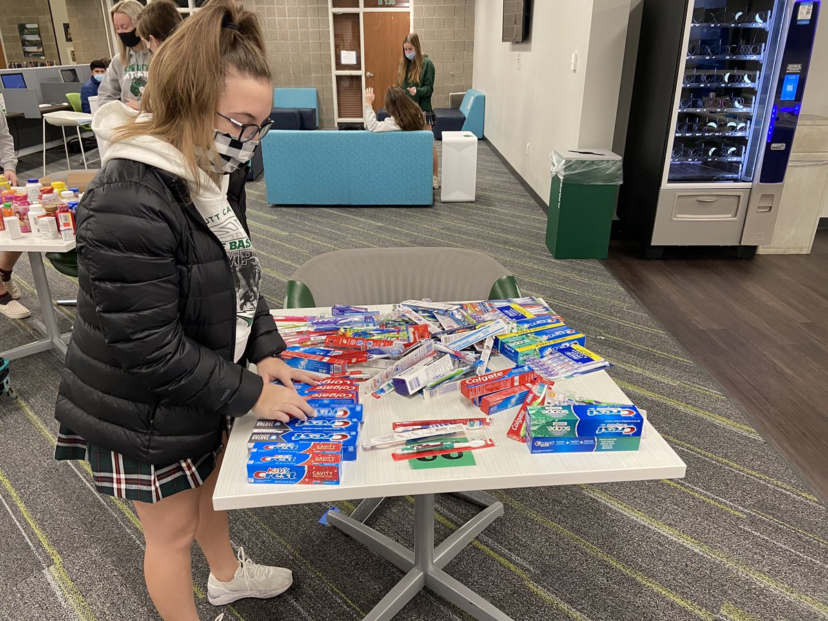 SkuttHosa's tweet photo. Skutt HOSA is making a difference!! Great first day of this years service project for Hope Clinic International. 
Students donated-  
83: medication/ vitamins
135: toothbrushes and toothpaste 
25: hygiene items
243 total
Wow! Keep up the great work Skyhawks 😊💚👍🏼 https://t.co/yKeIIJr77i