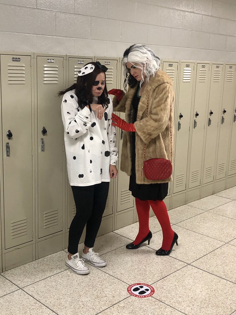 JaguarsSterling's tweet photo. Cruela De’vil is subbing in 6th grade ELA today and it’s absolutely AMAZING!  Never breaks character. @MsKeliLyons1 @KayGray396 #DaBestJagStaff https://t.co/POjzBQLuDN