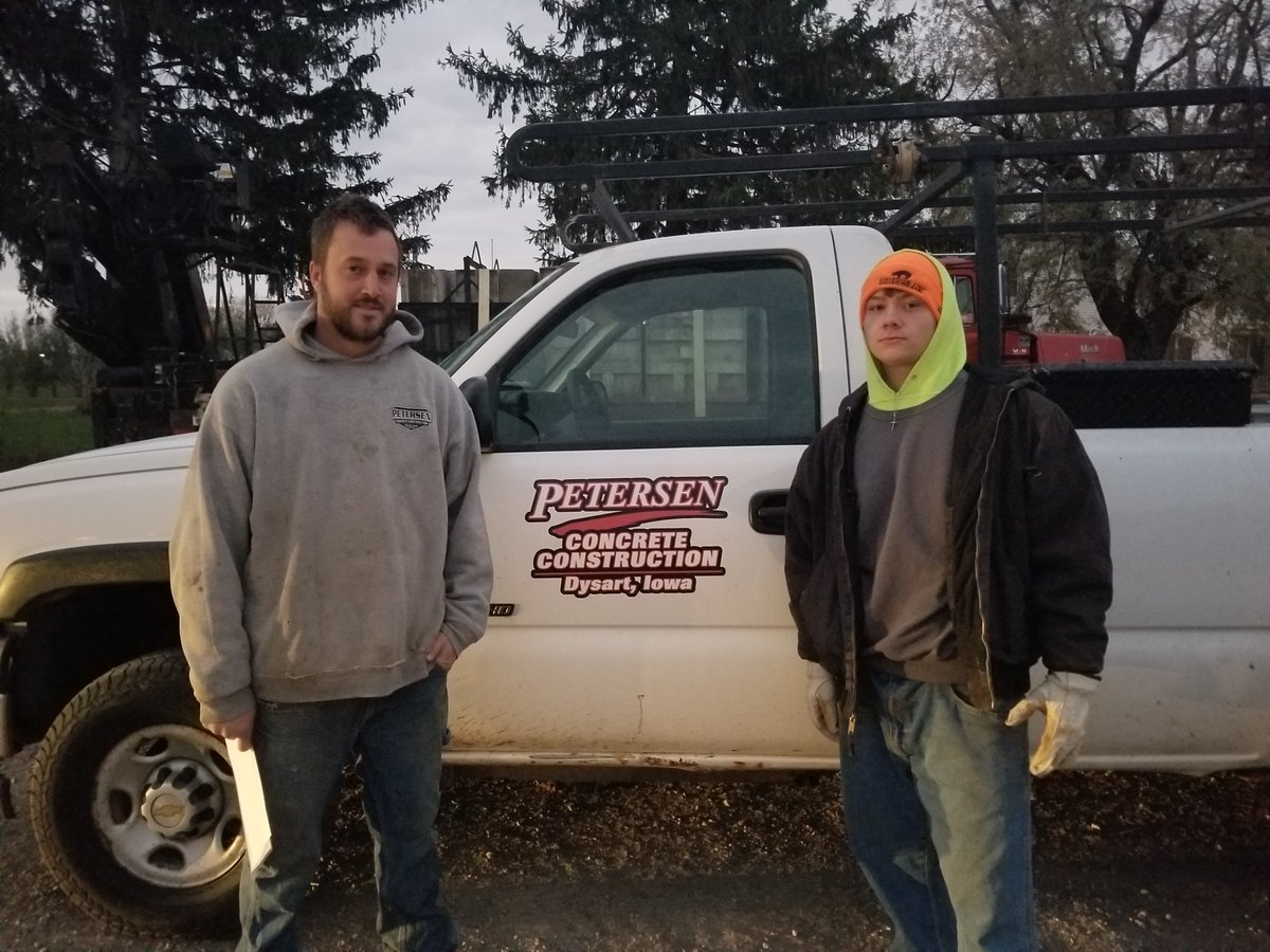 amy_kriz's tweet photo. UHS senior Josh Hines has been participating in an internship program this Tri w/Petersen Concrete Construction from Dysart. We greatly appreciate them giving our student this work experience opportunity!

Check them out on FB @PetersenConcrete.

#UKnighted @unioncsd https://t.co/MYlch0GCqO