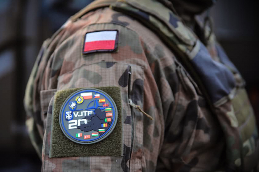 Zelazna_Dywizja's tweet photo. NATO rozpoczęło na Litwie 🇱🇹 główne ćwiczenia sił szybkiego reagowania, w których uczestniczy około 2500 żołnierzy, głównie z @21_bsp. Ćwiczenie "Brilliant Jump" jest testem logistyki @NATO i jego zdolności do przemieszczania wspólnych sił zadaniowych o bardzo wysokiej gotowości. https://t.co/rdOdapbTe3