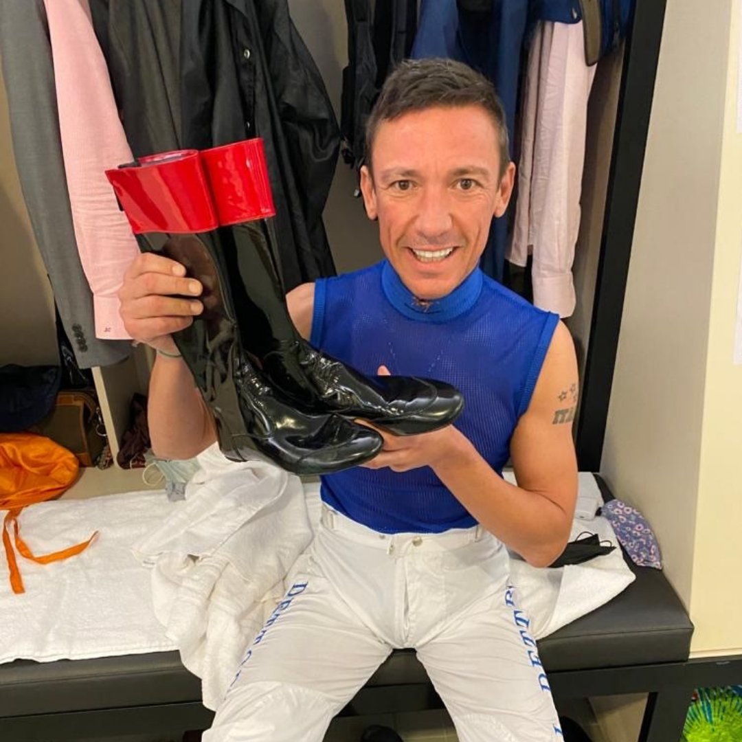 FrankieDettori's tweet photo. So proud to be part of the Ed Sheeran: Made in #SuffolkLegacy Auction – you can bid to win my signed riding boots from my 2020 win with Enable at @Ascot LOT45! Raising money for two amazing #Suffolk charities @geewizzcharity &amp; @wearezest1

Link to bid: https://t.co/hdukGSDQWd https://t.co/035DlgveJh