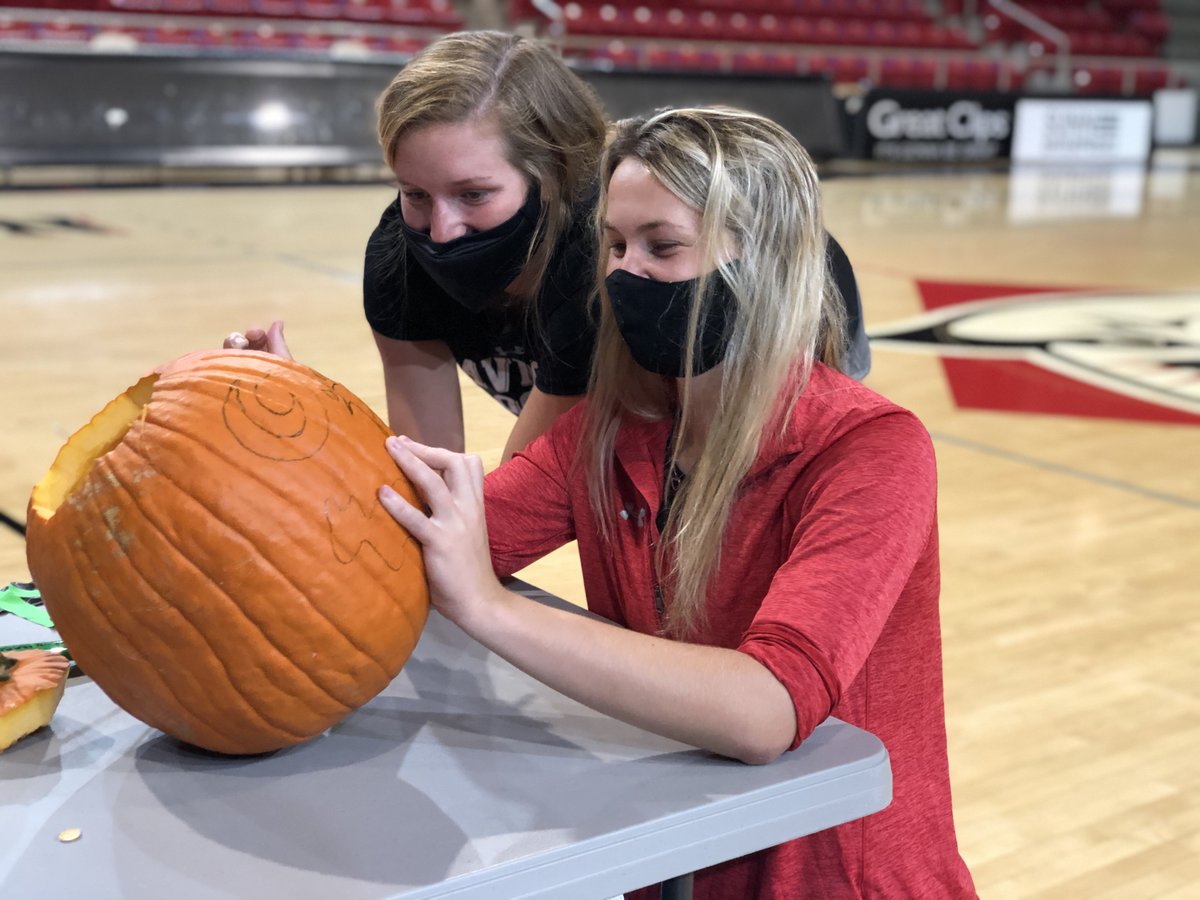 DavidsonWSoc's tweet photo. Last night, Ali and Kendall represented us in the Inaugural @DavidsonWildcat Pumpkin Carving Contest! We might be biased, but it looks like a winner to us!

Retweet or Like the tweet below to help them win!

#UGE #CatsAreWild #SpookySzn https://t.co/WgE3Mgw8J4