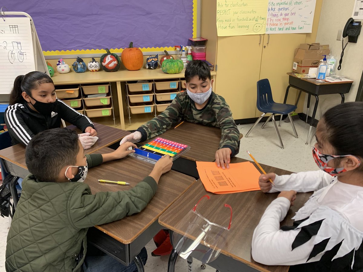 SandraSisk14's tweet photo. Teacher Mystery-O-Rama at Carroll Elementary.students problem solving together https://t.co/fldEDIvCHg