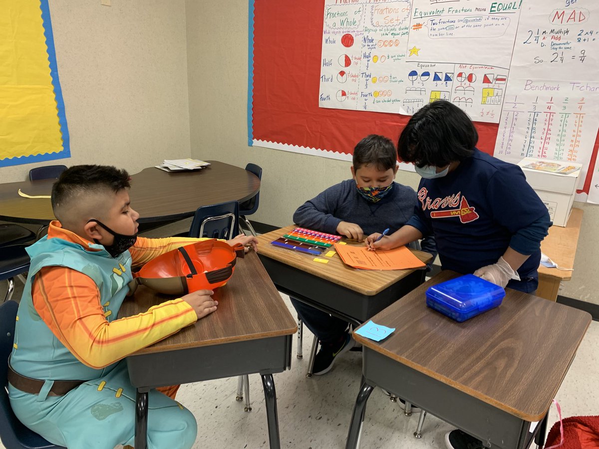 SandraSisk14's tweet photo. Teacher Mystery-O-Rama at Carroll Elementary.students problem solving together https://t.co/fldEDIvCHg