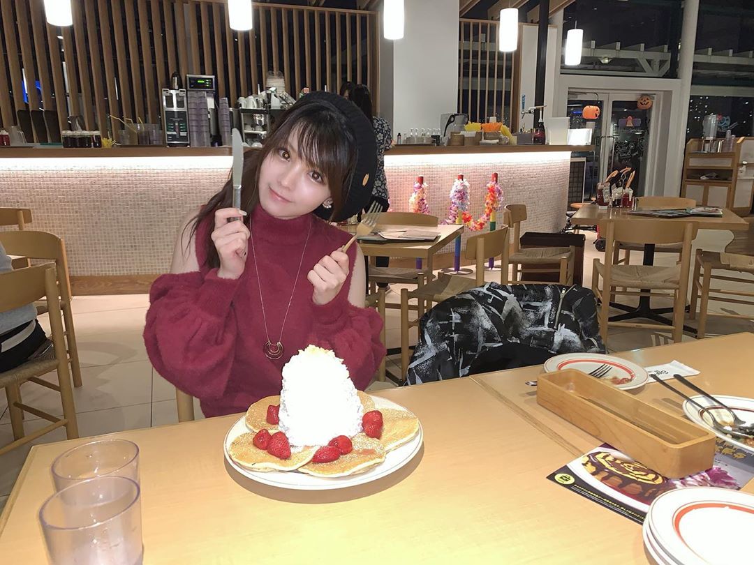 L07Insta's tweet photo. 田中れいな｜https://t.co/TWNRcG18R2
.
🍴🍓Eggs 'n Things🥞❤️
*☼*―――――*☼*―――――
#パンケーキ…

https://t.co/Ew6P6ZJ8uQ https://t.co/SWKADs4b4o