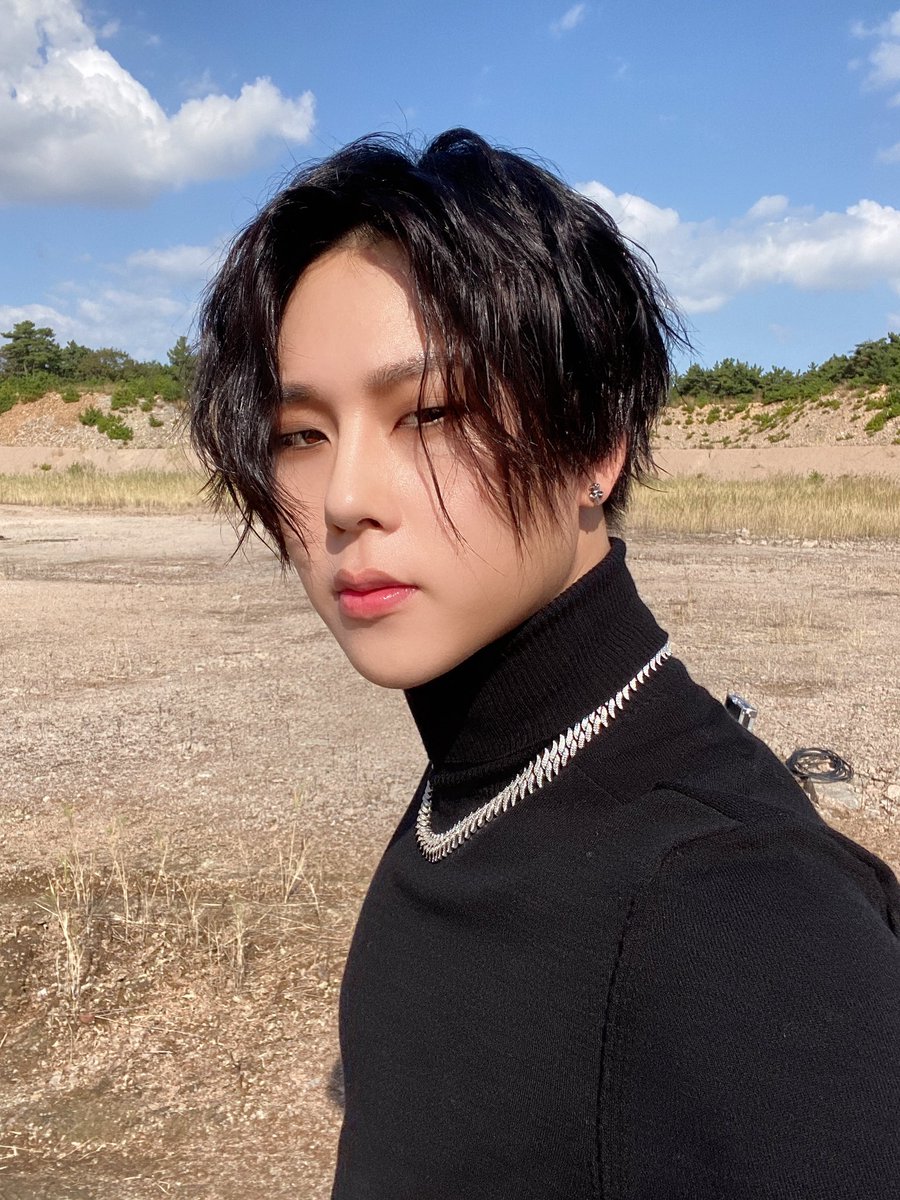 OfficialMONSTAX's tweet photo. Smoky🖤 #주헌 https://t.co/aHs4ptGg3w