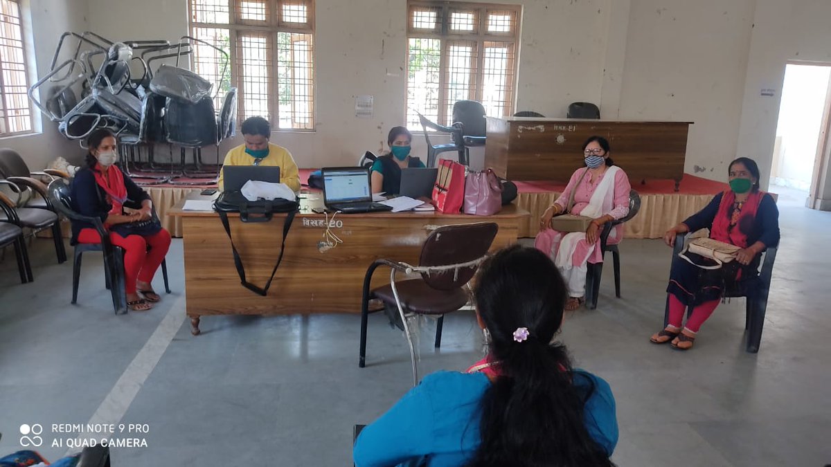 M950752's tweet photo. Block office haldwani visited with self help group member's for bank sakhi &amp; I'd applied https://t.co/cy8gLQ1vLz