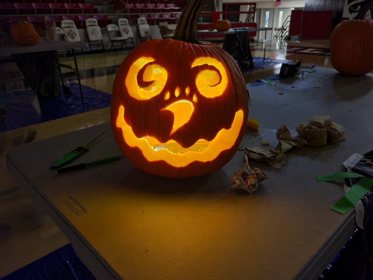 DavidsonWSoc's tweet photo. Last night, Ali and Kendall represented us in the Inaugural @DavidsonWildcat Pumpkin Carving Contest! We might be biased, but it looks like a winner to us!

Retweet or Like the tweet below to help them win!

#UGE #CatsAreWild #SpookySzn https://t.co/WgE3Mgw8J4