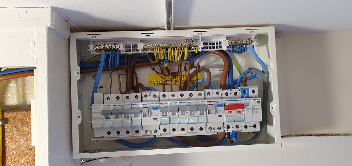 SPEC_Electrical's tweet image. Another 18th edition board carried out last week 

#toobusytotweet
#HagerGang
#GardnerandScardifield 
#hageruk