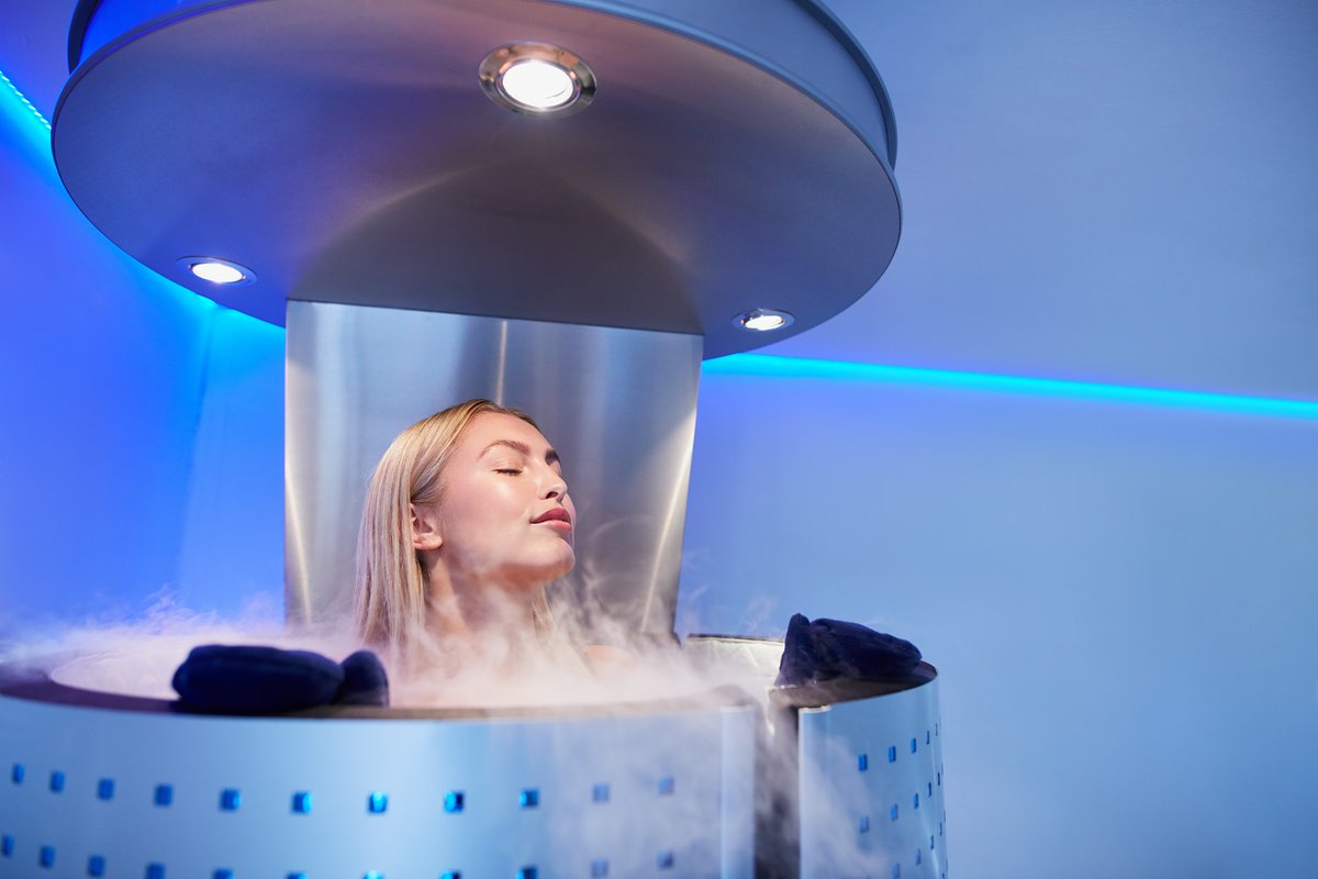 ThermenBN's tweet photo. Nieuw; Cryotherapie!❄️Extreme kou zorgt ervoor dat je lichaam op de overlevingsstand gaat waardoor o.a. verzwakte organen een re-start krijgen. Onze nieuwe Cryo behandeling geeft je lichaam in enkele minuten een fantastische (én koude) opkikker. Kom jij het binnenkort ervaren? https://t.co/3g7Wnx1N8r