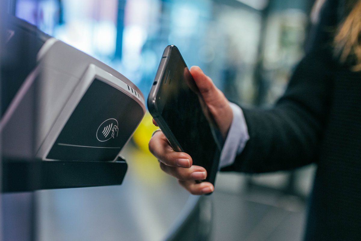Which cities have turned to contactless or digital payments the most during the last six months? 📱💳 Find out in our new capital of card payments ranking here 👉bit.ly/31VtMwP #contactless #cashlesspayments