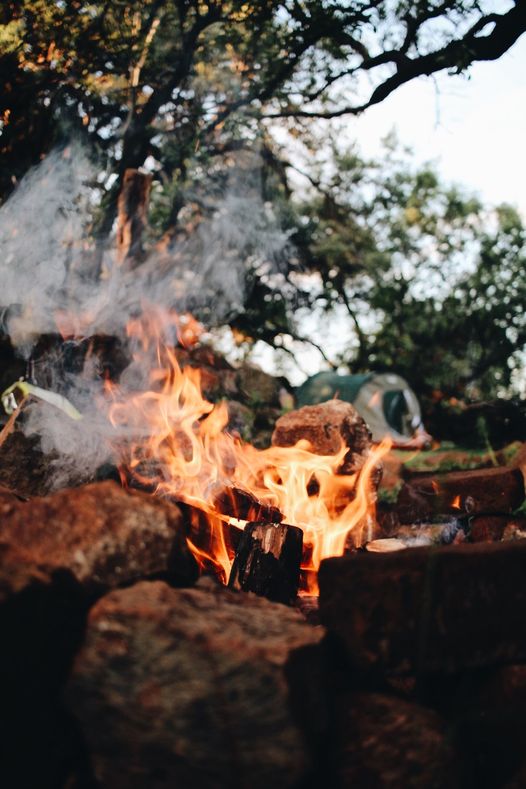 BsorahCamp's tweet photo. “Light a #CAMPFIRE  and everyone's a storyteller.” 
John Geddes  
🔥🏕 😉
https://t.co/kXXqAfYLeL
#bsorahmoments #glamping #harties
#LifeIsAnAdventure #AdventureTime #Adventurer #ExploreTheWorld #GoExplore #SeekAdventure #GoPlaces #NotLost #HikingAdventures #AdventureOn https://t.co/GfLNrYGmfu