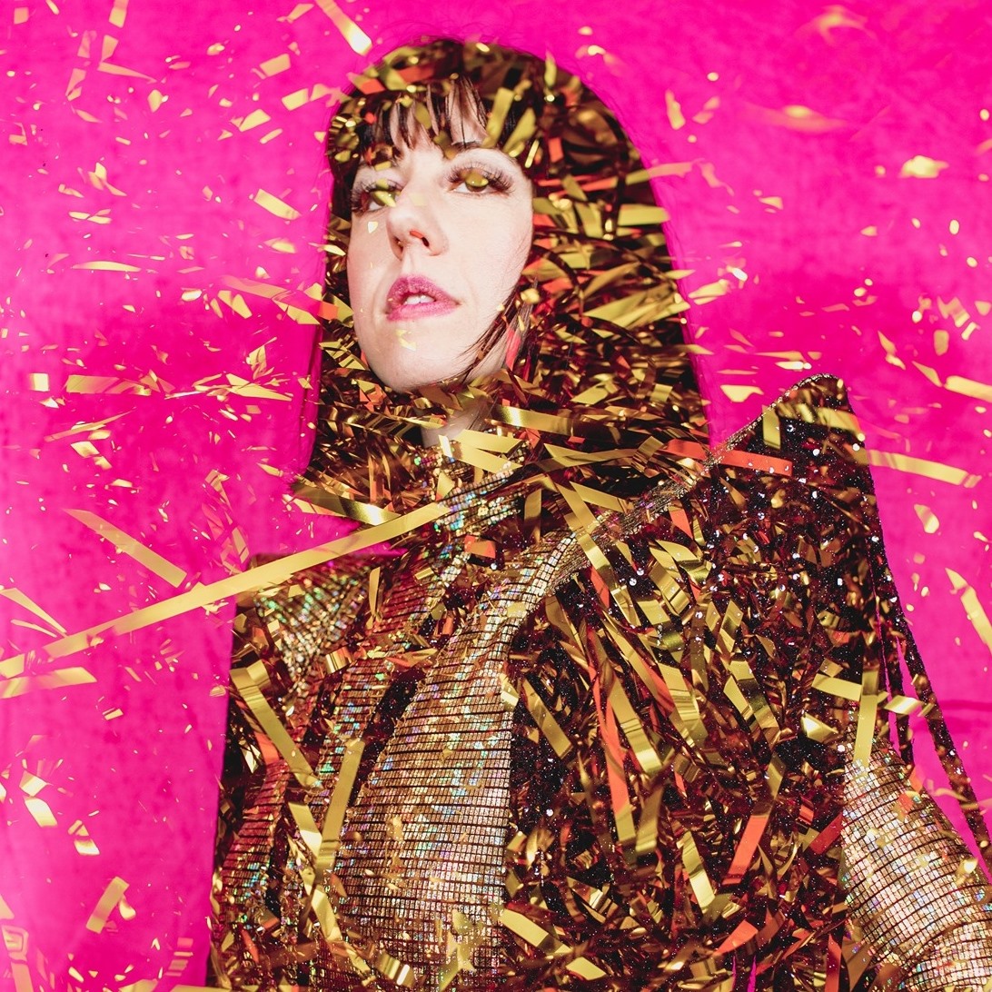 IfItsTooLoudBLG's tweet image. The latest offering from Boston's @RubyRoseFox is both her most and least mainstream offering yet! ifitstooloud.com/2020/10/ruby-r…