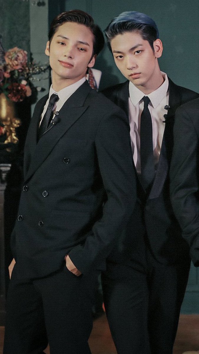 JuviaxJk's tweet photo. ๐๐๐ฅ๐ฅ ๐จ๐ฆ๐ ๐ก๐ฎ๐๐ง๐ ๐ค๐๐ข'๐ฌ ๐ก๐๐ข๐ซ ๐๐ก๐ก๐ก๐ก ๐ข๐ฆ๐ฆ๐ ๐๐ข๐ ๐ฒ๐๐ฅ๐ฅ ๐ฐ๐ญ๐๐๐๐. Soobins hair too like omgggg they look so good! #SOOBIN #huengkai #Kai #txt #sookai https://t.co/sBREOOQ2po