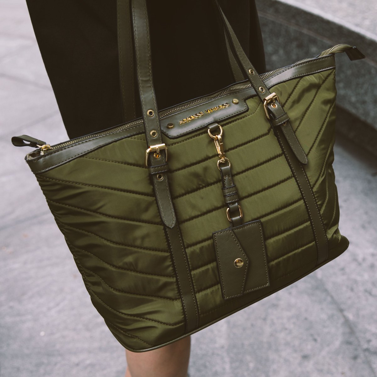 AVittadini's tweet photo. The perfect Fall carryall #MyAV https://t.co/hQj9NB833W