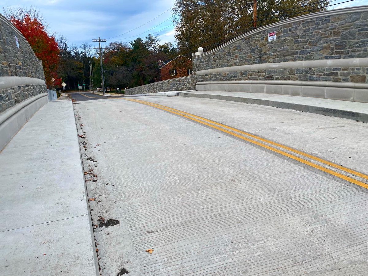 cityavedistrict's tweet photo. BRIDGE RE-OPENED 🙌🏽 Have you drove or walked across the newly re-opened Union Avenue Bridge yet?🚶🏾‍♂️🚗 @PennDOTNews started the replacement of the bridge back in July of 2019. Next time you are in the area, check it out. #CityAve #unionave  #bridgeconstruction #reconstruction https://t.co/6xEKHhsBam