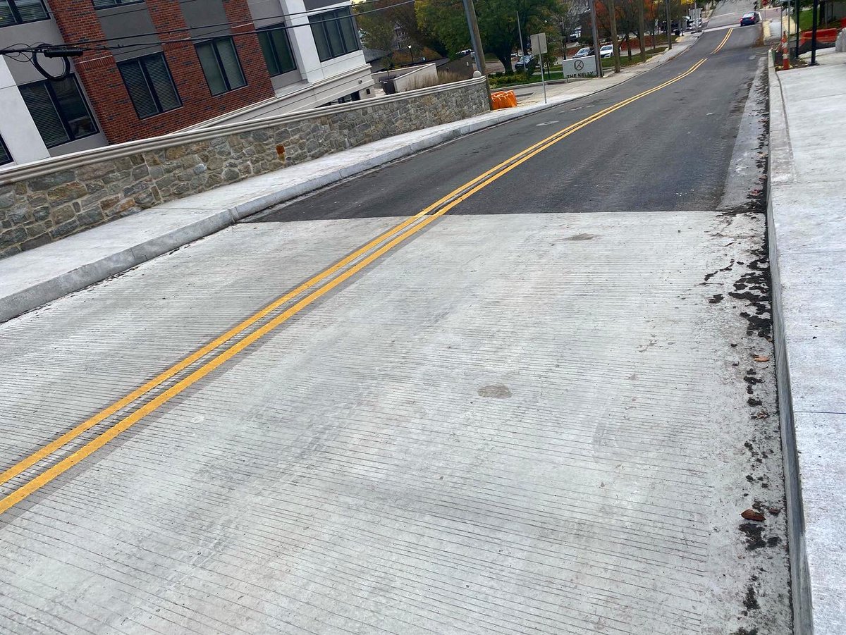 cityavedistrict's tweet photo. BRIDGE RE-OPENED 🙌🏽 Have you drove or walked across the newly re-opened Union Avenue Bridge yet?🚶🏾‍♂️🚗 @PennDOTNews started the replacement of the bridge back in July of 2019. Next time you are in the area, check it out. #CityAve #unionave  #bridgeconstruction #reconstruction https://t.co/6xEKHhsBam