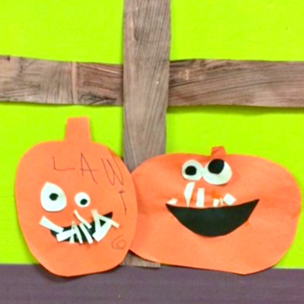 funnydaffer's tweet image. A Perfect Pumpkin Patch submitted by one of our Funnydaffer members! Thank you for sending the photo, we love seeing our lesson plans in action! #funnydaffer #preschoolteachers #earlyeducation #toddlerteachers