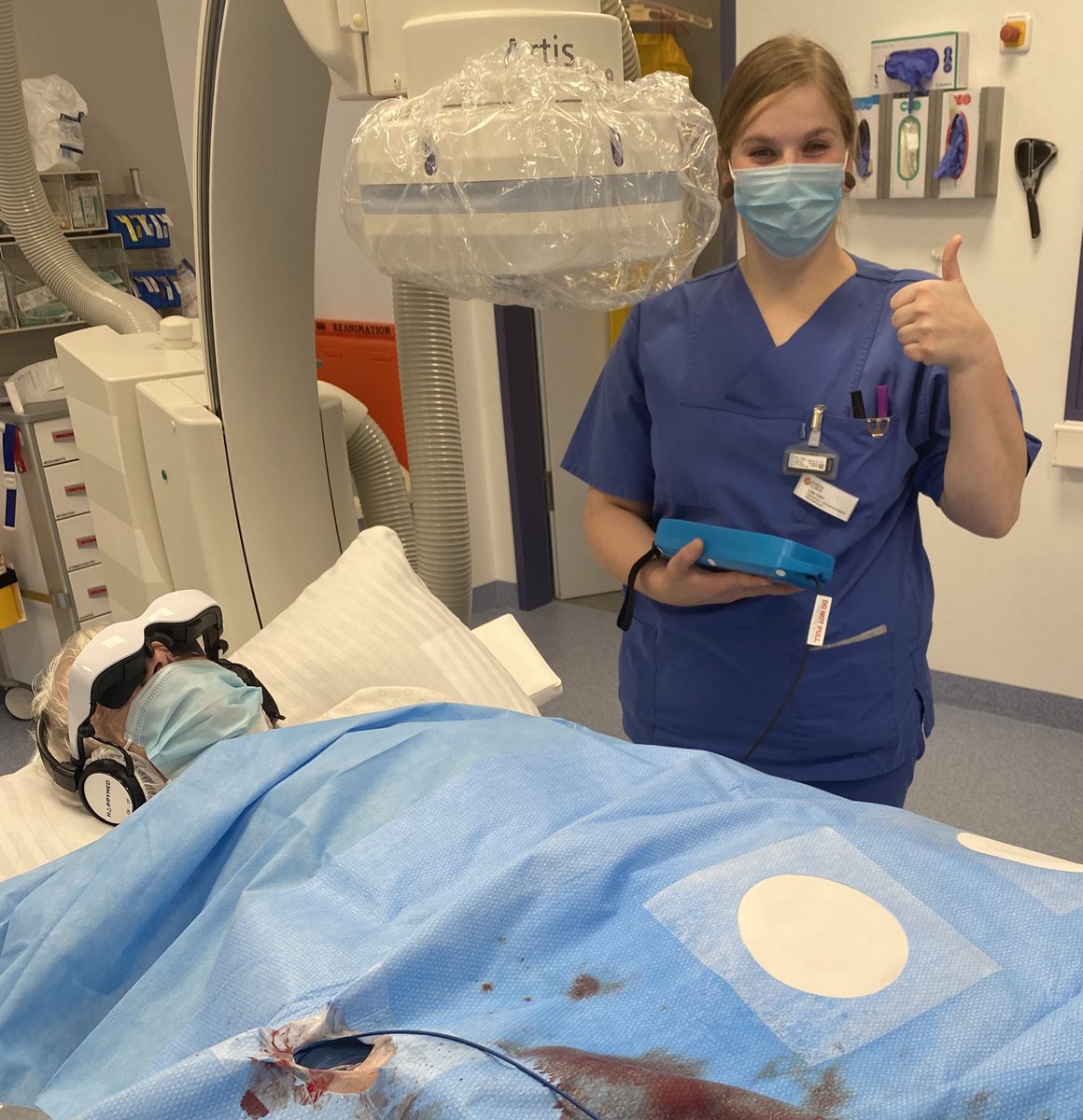 KardiologieHH's tweet photo. 1/2 Today we did two #PCITwitter cases with @happymed_org video glasses to reduce patient fear and anxiety.
All #radialfirst no nitro, no verapamil. Nitro after CAG-> NO SPASM of LAD👇. Patient distraction with watching safari in Namibia and „the four seasons“ of Vivaldi. https://t.co/pn79tLWYs5