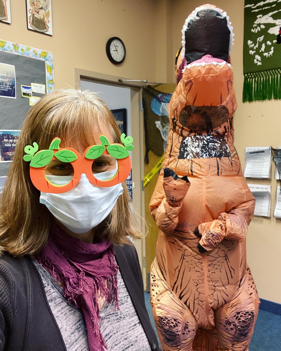 PiosAbroad's tweet photo. 🎃🦖 https://t.co/7jm6MrVOCy