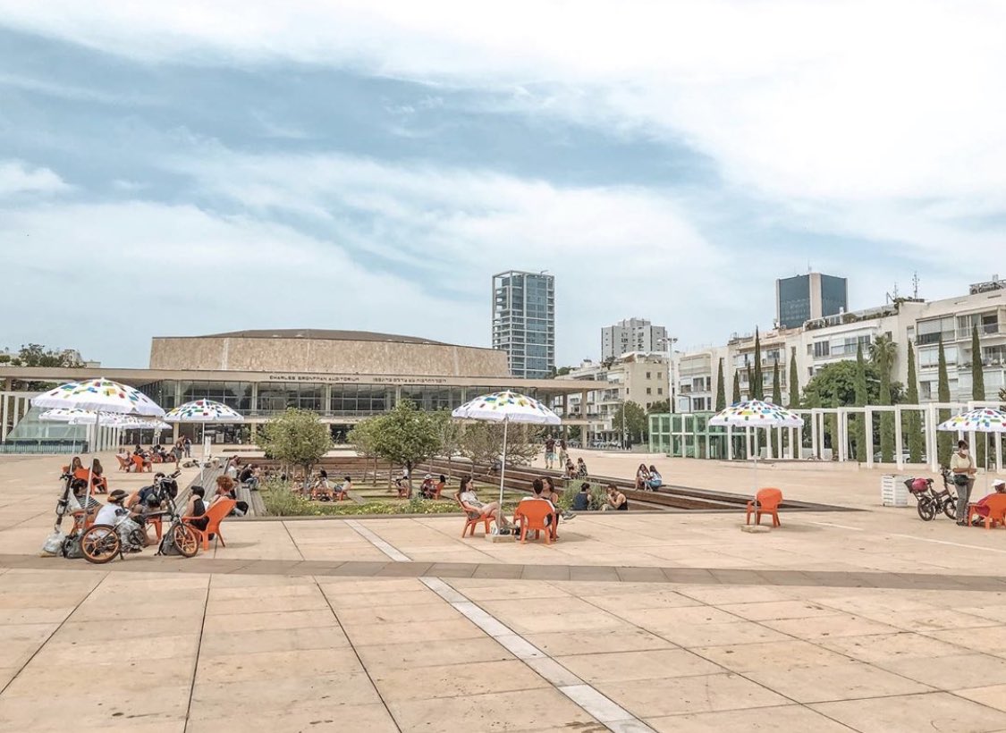 TelAviv's tweet photo. Our plans for this weekend: Chilling at Habima Square... 
#FridayFeeling
Shabbat Shalom 🎉❤️

📸 @tlvshine (IG) https://t.co/QQb5Jcuzv8