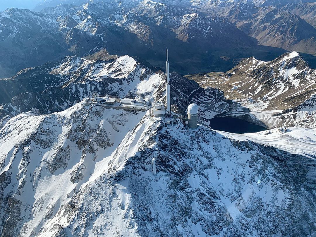 PicduMidi's tweet photo. Le Pic du Midi est fermé aujourd'hui jusqu'au samedi 05 décembre 2020. 
Nos équipes s'affairent pendant cette période pour vous retrouver dès le 05 décembre si cela nous est possible. Prenez soin de vous et de vos proches !🙏 https://t.co/aPPocJY2aO