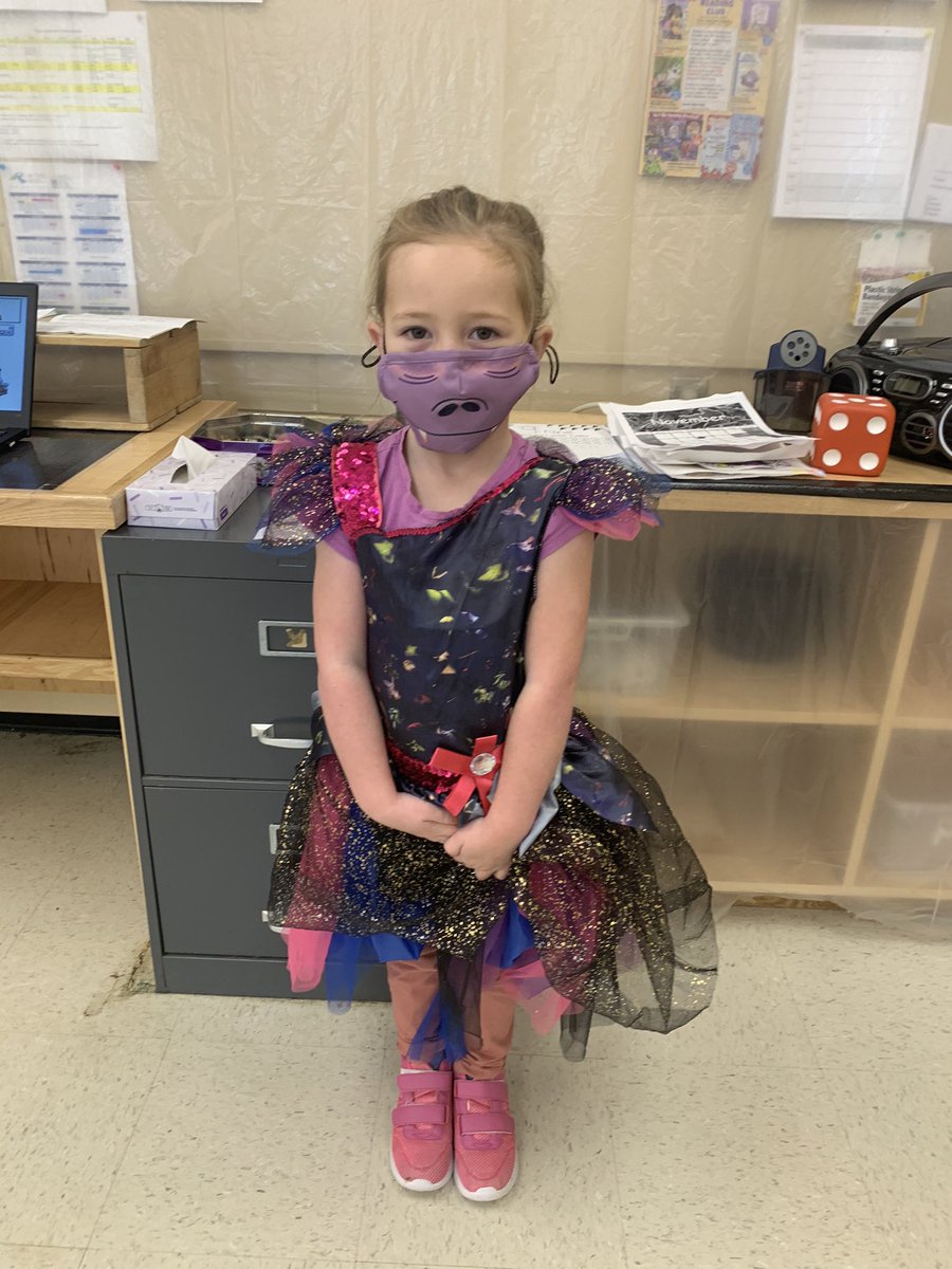 PalmerRapids_PS's tweet photo. Happy Halloween! #PRPSRocks https://t.co/jOpv5i2HmO