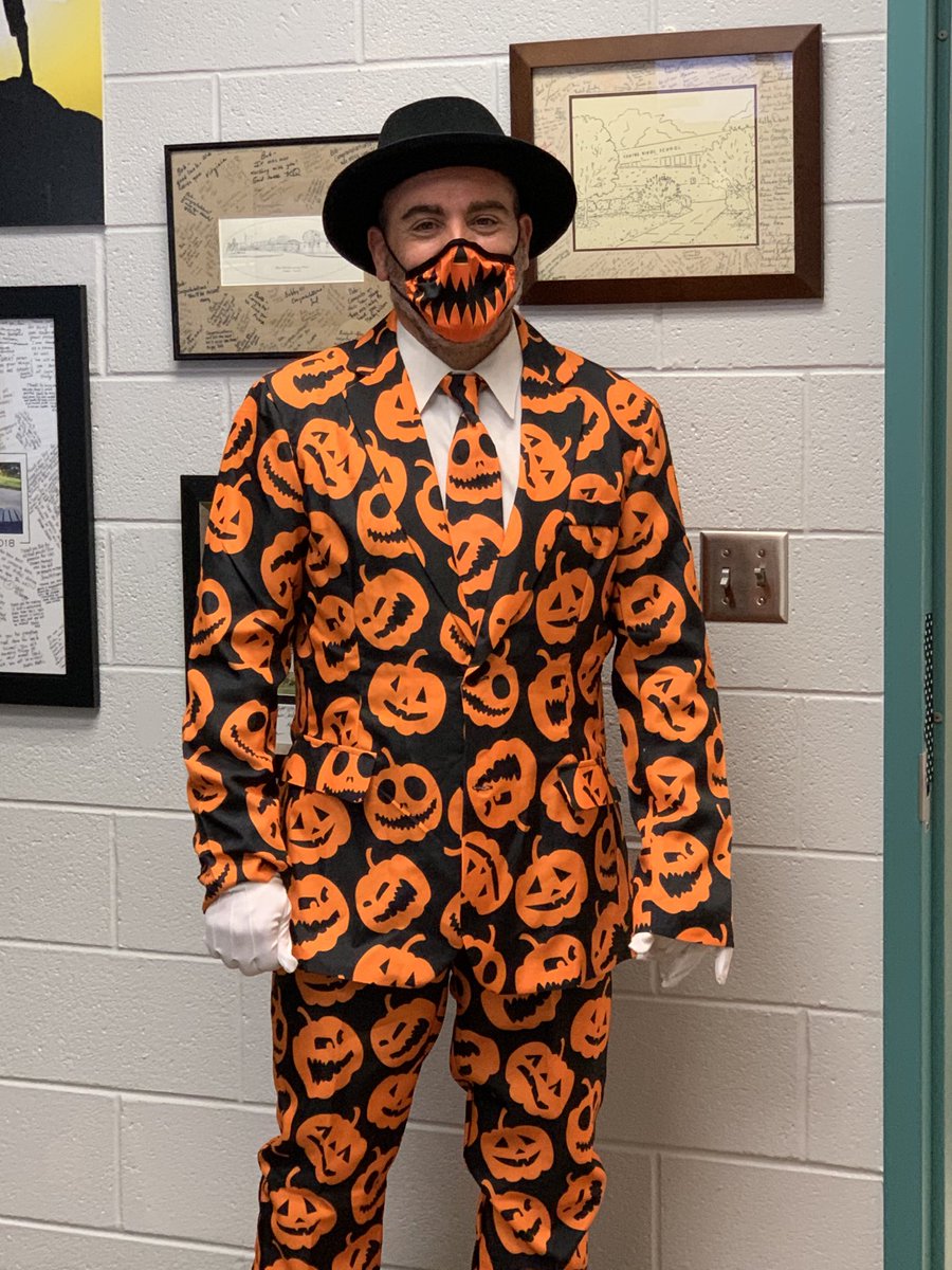 Happy Halloween from Mr. D’Amato ⁦<a href="/DeerParkFCPS/">Deer Park Elementary</a>⁩  !