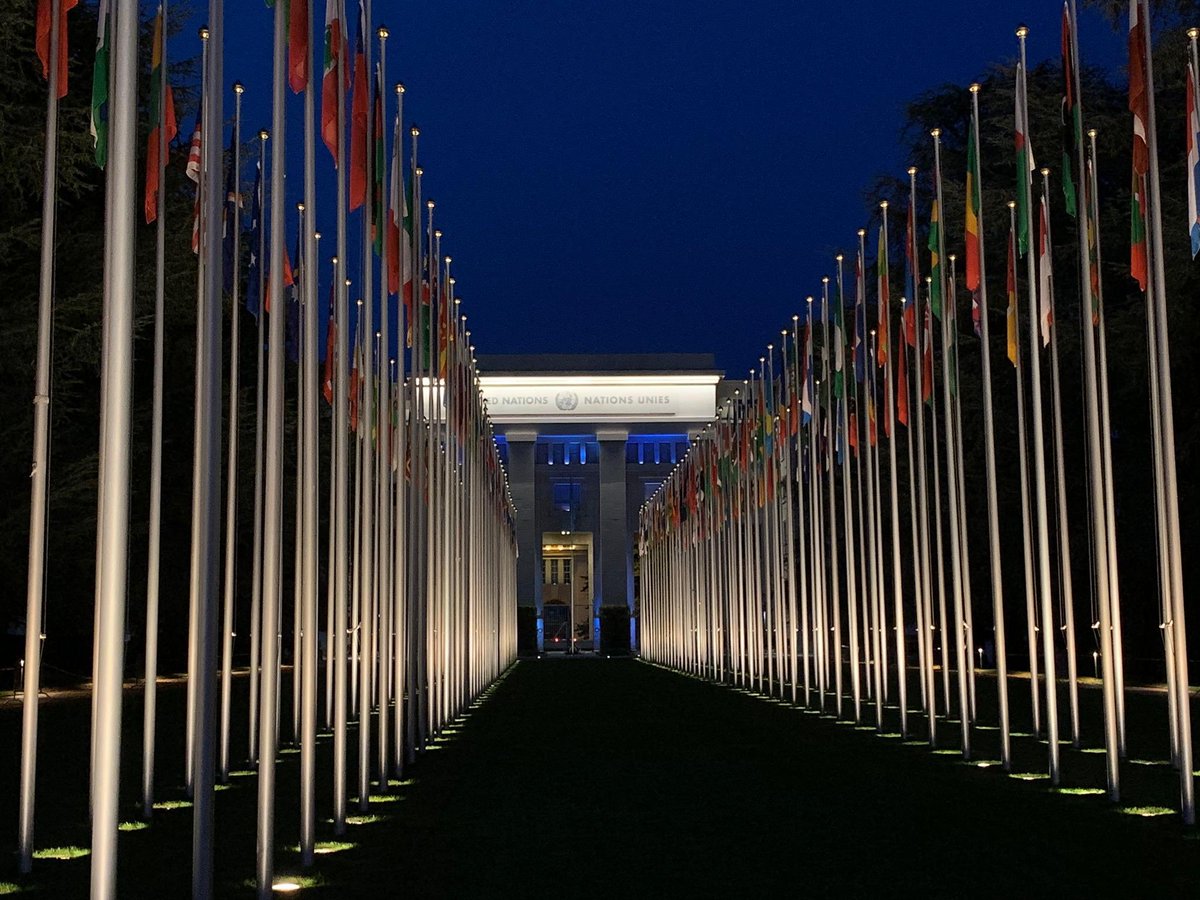 UNGeneva's tweet photo. Highlights of this month:
Our home Palais des Nations and Geneva’s landmark @LeJetdeau turned blue for the 75th anniversary of the @UN 🇺🇳.
In 2020, as in 1945, we are here #TogetherForYou, serving the people and protecting our common home 🌎.
#EuropeTurnsUNBlue #UN75 #UNDay https://t.co/FOjVmMJrRH