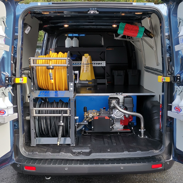 streamline_sols's tweet photo. The NEW Ford Transit Trail van, fitted out and ready to earn its keep. #cleaningvan #streamlinesystems https://t.co/jiYnCqXPFt