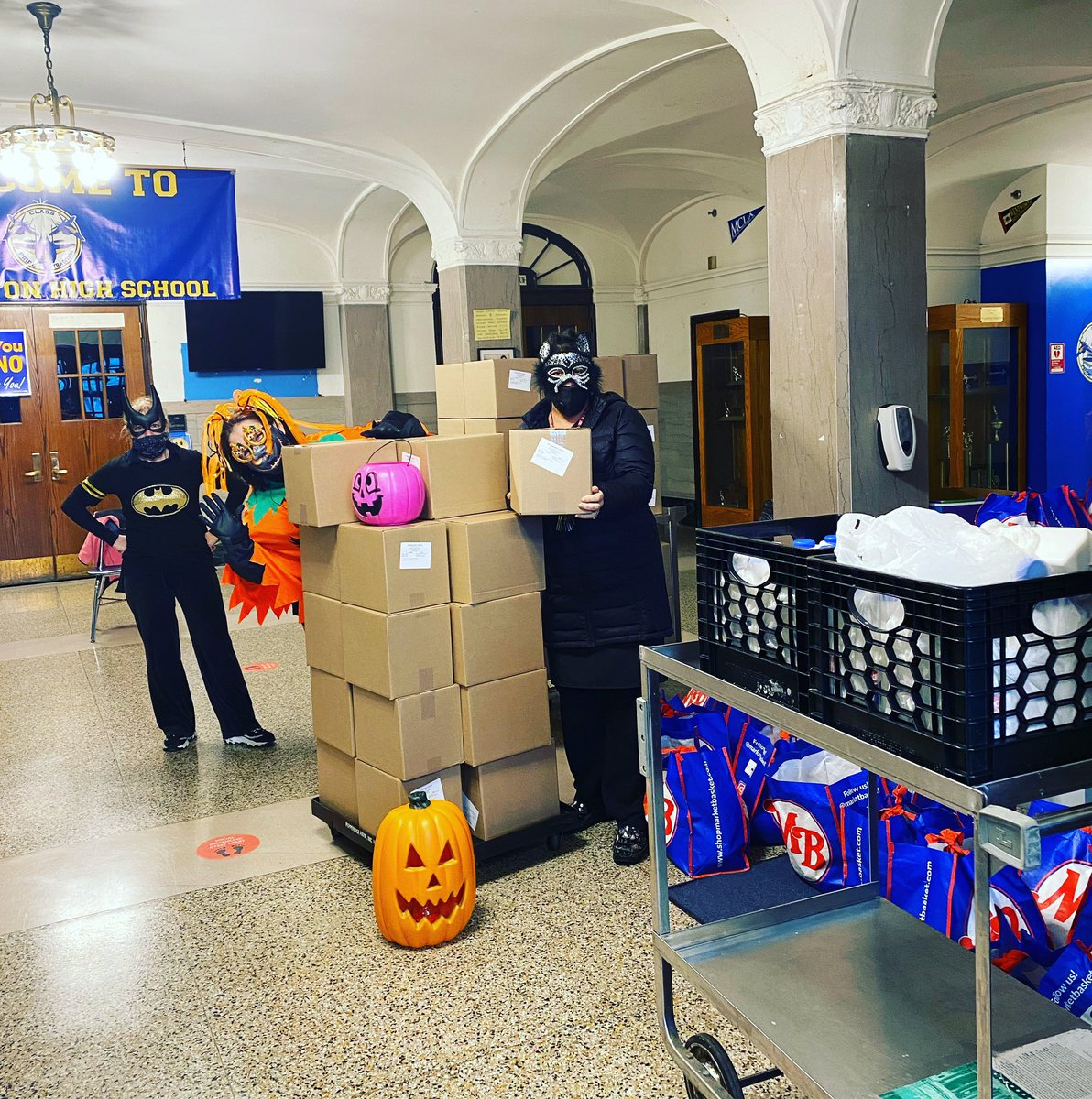 This team distributed 800 prepared meal boxes to families this week- the equivalent of 4,000 meals. Here until 2:00 pm today- with full bags of groceries from Market Basket.
Next Week’s schedule:
Monday - meals and toiletries - 10:00 AM - 6:00 PM &amp;Thursday - meals and produce